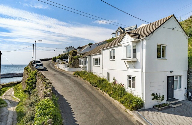 4 bedroom accommodation in Portreath