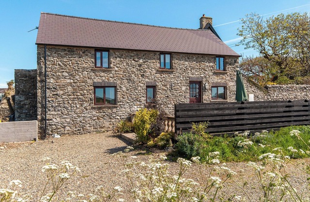 4 Schlafzimmer Unterkunft in St Davids, near Whitesands