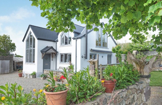 4 Schlafzimmer Unterkunft in St Davids