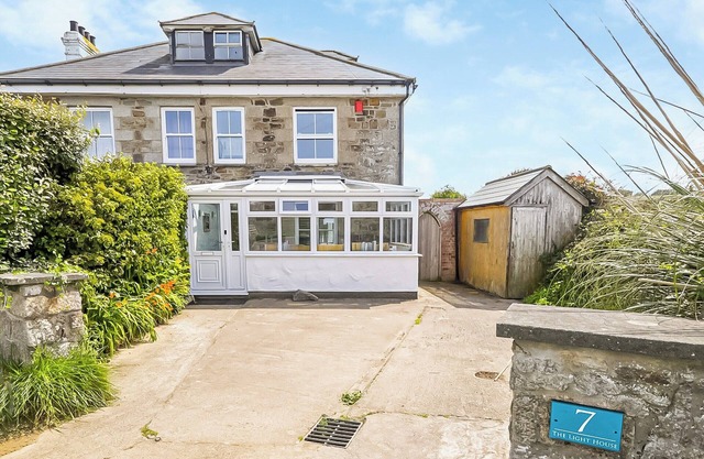 4 bedroom accommodation in Gwithian