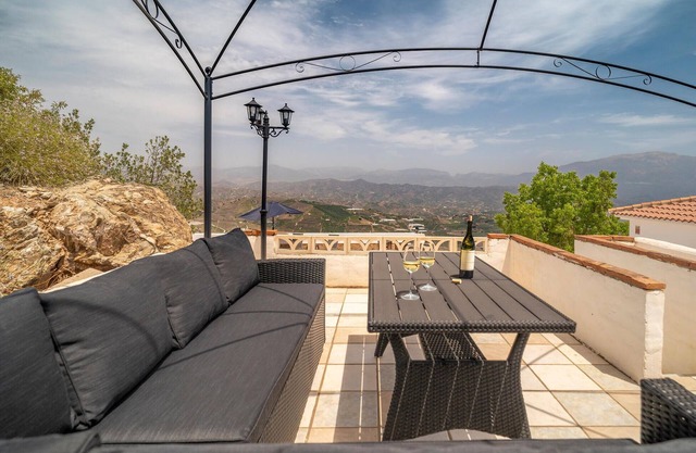 4 bedroom accommodation in Iznate