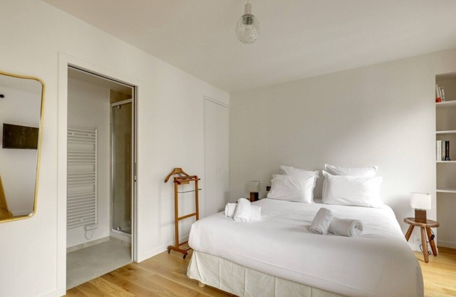 4 bedroom apartment in the 2nd district of Paris