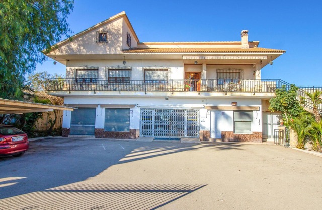 Schönes Haus mit 4 Schlafzimmern in.