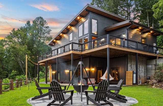 4-bedroom cabin in beautiful Bryson City