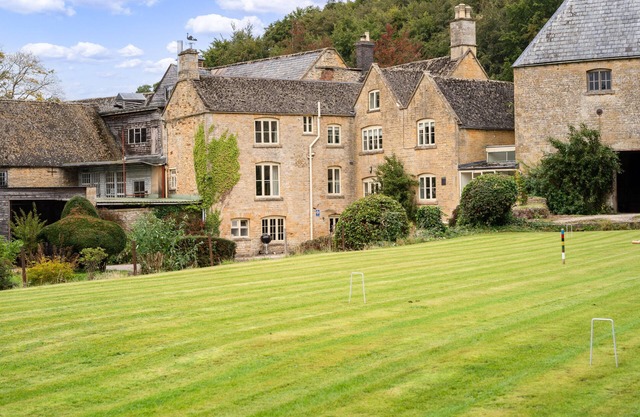 Spacious Cotswold Brewery Home in Gloucestershire