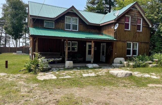 4 Schlafzimmer Cottage auf Manitoulin Island - neben dem längsten Strand der Insel!