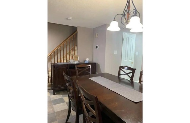 4 bedroom cozy home with leaving space and Barrie Lakeshore