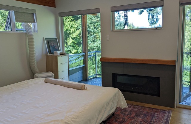 4 Bedroom Family Home in Eagle Harbour