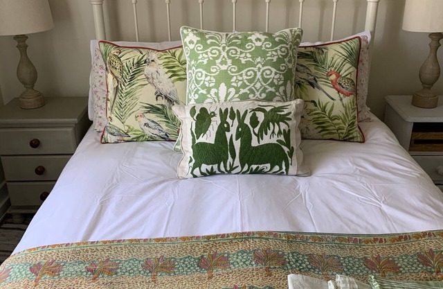 CHARMING FAMILY HOME SLEEPS 10