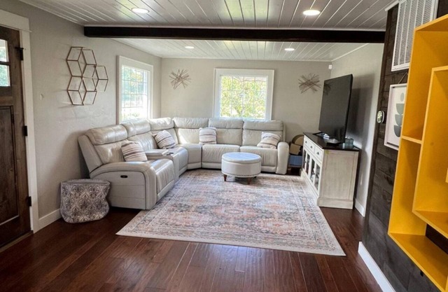 4-bedroom Farm house near UofO and Autzen
