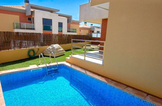 4 Schlafzimmer, Ferienvilla mit Pool, Golf in der Nähe in Albufeira