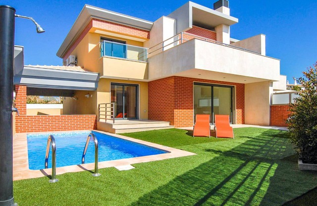 4 Schlafzimmer, Ferienvilla mit Pool, Golf in der Nähe in Albufeira