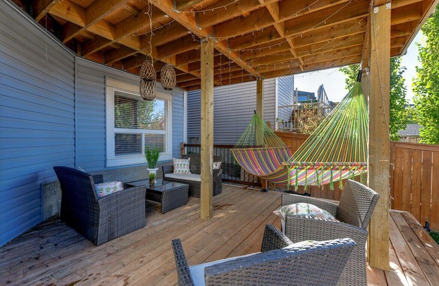 Haus mit 4 Schlafzimmern und Bergblick für Stampede oder die Rockies