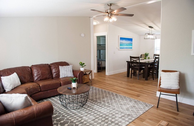 4-bedroom home near Beach & Heritage Park, Boat RV parking, fire pit, EV charger