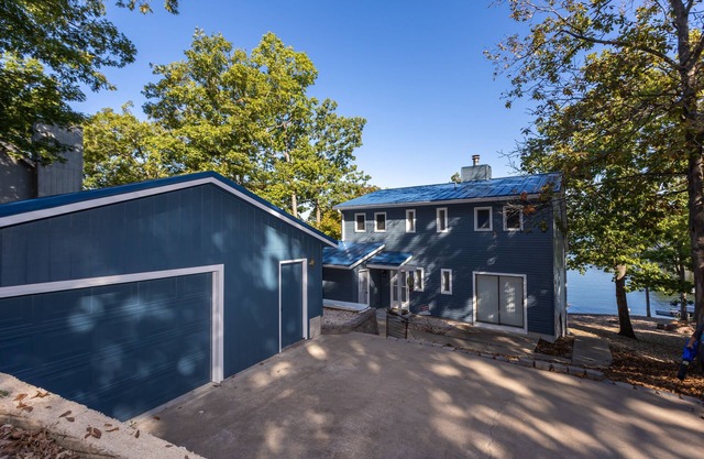4 Bedroom home on the water of the Gravois arm