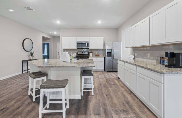 4 Bedroom home with Hot Tub in Lake Charles, La