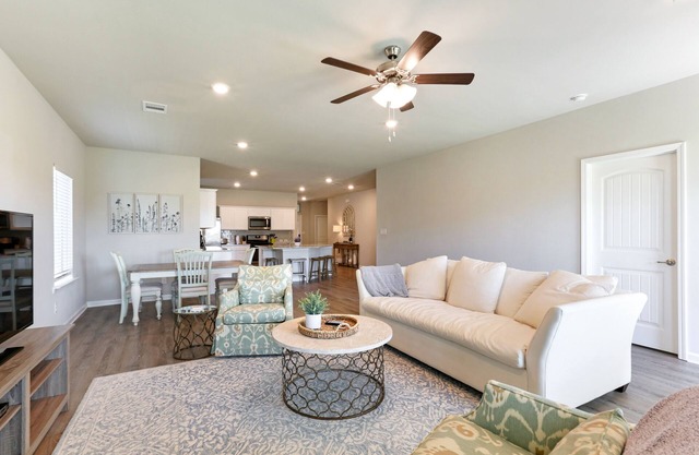 4 bedroom home with neighborhood pool!