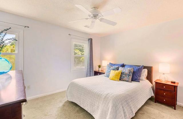 4-bedroom house in charming Charleston near Downtown