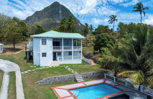 4-bedroom house in marvelous Choiseul with fitness room, AC