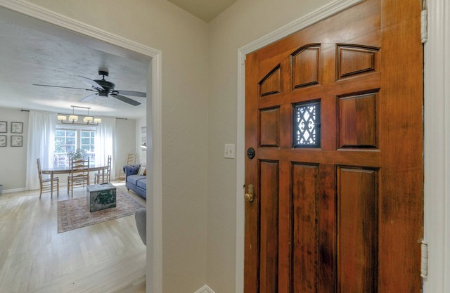 4-bedroom house in the beautiful Redding Garden Tract, near downtown