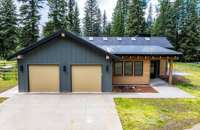 4 bedroom house on 60 private acres. Explore, enjoy your privacy, and recharge