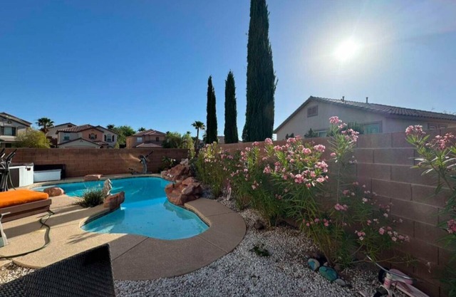 4-bedroom house with pool & park in the heart of marvelous Summerlin Las Vegas !