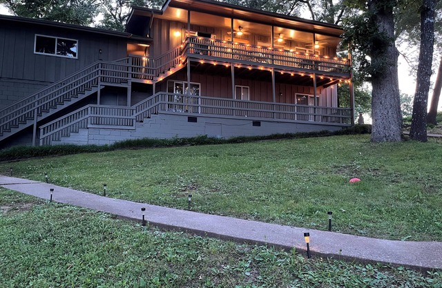 4-bedroom lakefront house with private dock