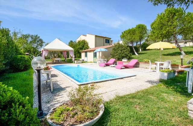 4 Bedroom Lovely Home In Santa Luce