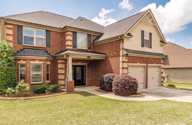 4 Bedroom Masters Rental!