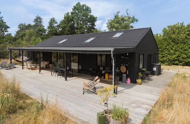 Schönes Haus mit 4 Schlafzimmern in Ebeltoft