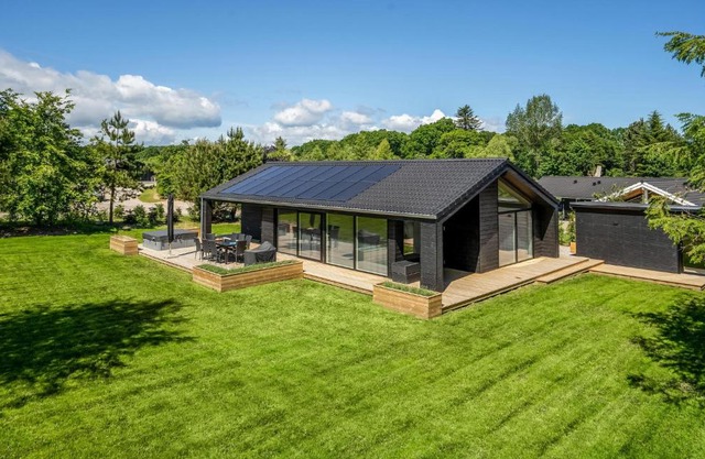 4 Bedroom Nice Home In Glesborg
