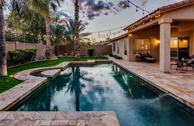 4 Schlafzimmer Ocotillo Lakes Remodeled Home mit beheiztem Pool