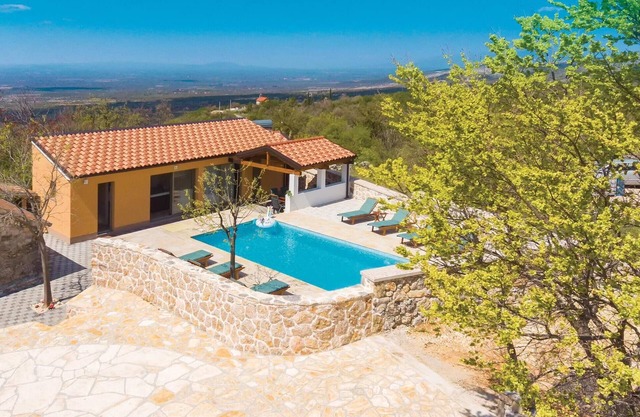 Tolles Haus in Drnis mit Panoramablick