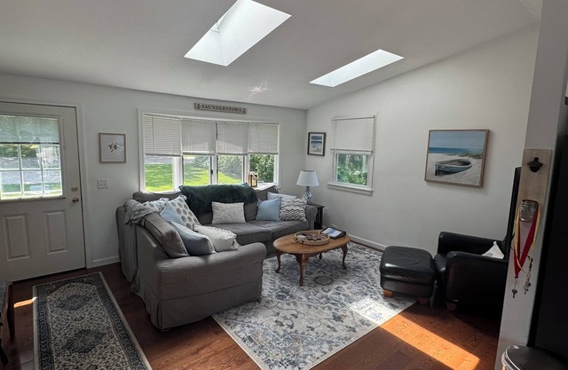 4 Bedroom Pettaquamscutt Lake Shores Home