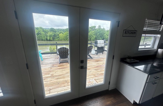 4-bedroom RIVER FRONT home located on the beautiful Current River in Van Buren