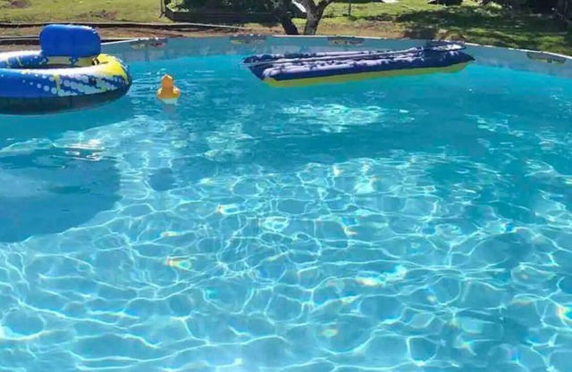 4 Bedroom Seabrook Farmhouse with Hot Tub & Swimming Pool on 8 Acre Berry Farm
