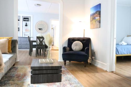 4 bedroom short term rental furnished Apt