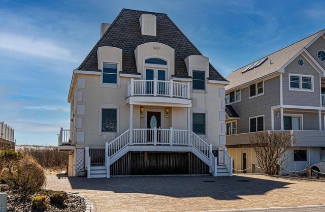 Beautiful 4 Br. Single family(264465) by Houzlet