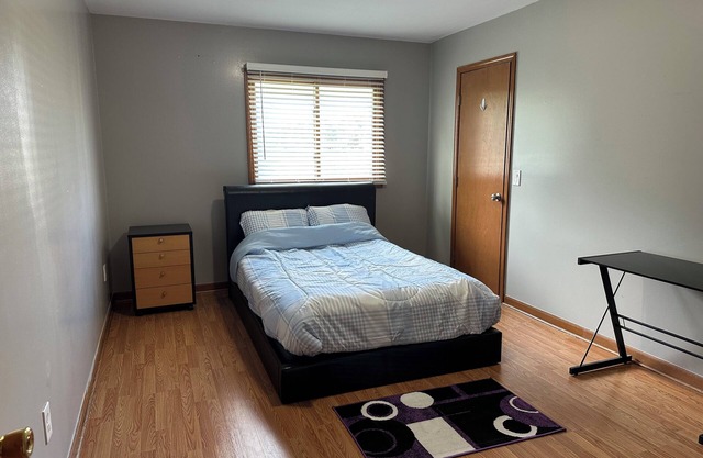 4-bedroom Suburban Retreat in wonderful Warren with 2 full kitchens and 2.5 bath