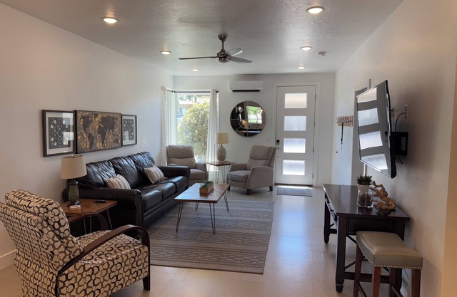 4 Bedroom Townhouse at the Lofts Green Valley Sleeps 12