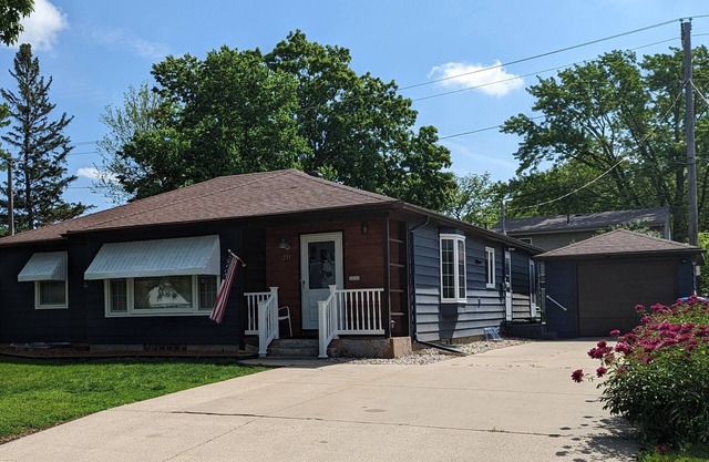 4-bedroom vacation home minutes from Minnesota State University