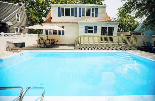 4-bedroom vacation home 8 minutes to Downtown Market