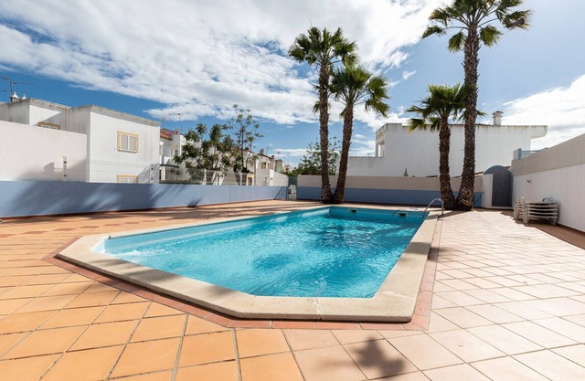 4 bedroom villa in condominium with swimming pool by AlgarveManta (9V4)