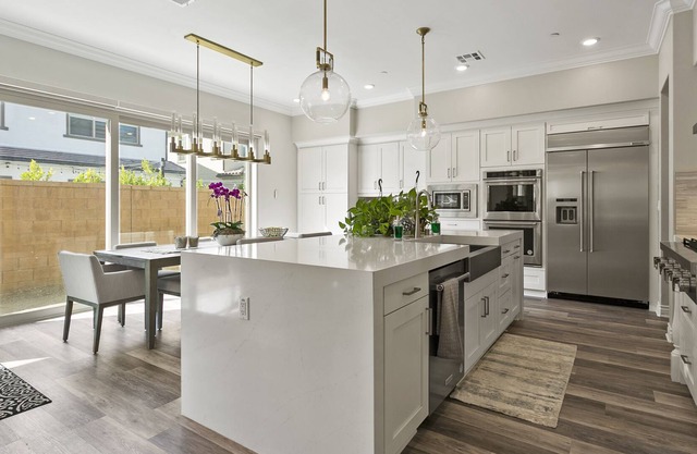 4 Bedrooms 4.5 Bathrooms House in Irvine