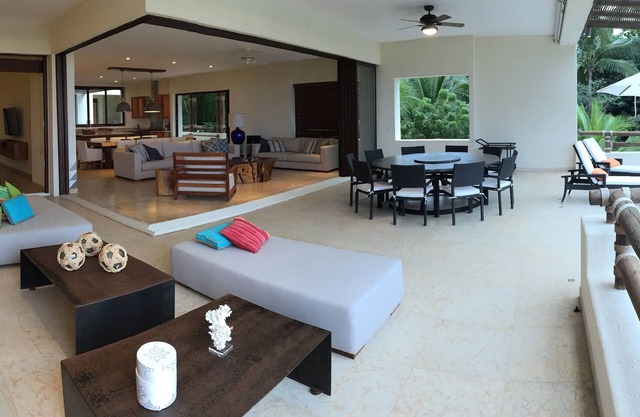 4 Schlafzimmer, 4 Badezimmer, voll ausgestattete, Concierge-Service für einen Familienurlaub.