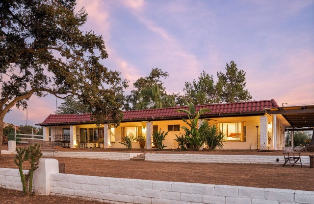 4 Beds, 2Bath in the beautiful Wine Country Hills 1hr from San Diego.