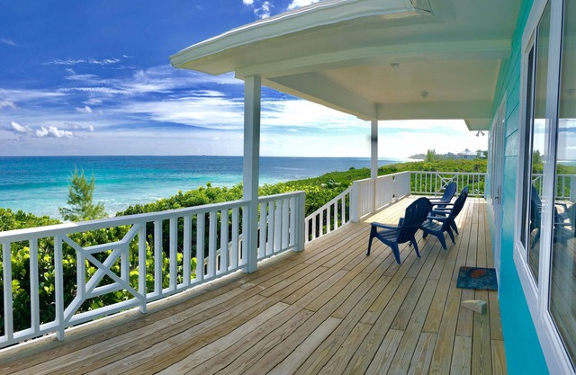 4 Betten, 4 Bäder! Meerblick in jedem Zimmer! Schönes neues Zuhause am atemberaubenden Strand