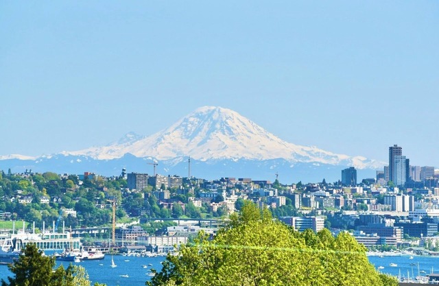 4 Beds Fremont Townhome with Rooftop and Lake/Mountain View