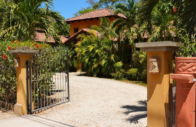 4 Br / 4 Bth spektakuläres Luxushaus, gegenüber vom Strand.