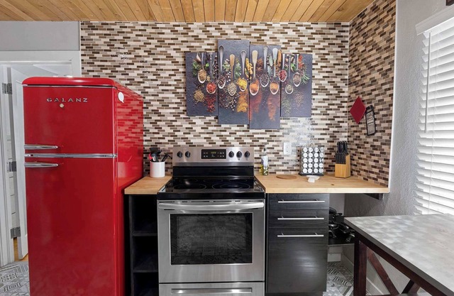 4 BR Apt in Wheat Ridge! Rooftop Deck